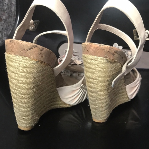 Beautiful Sandals - Picture 4 of 4